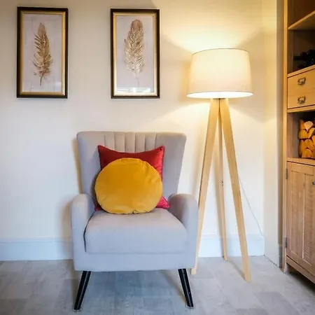 Glen Wynne Lovely Pet Friendly - Free Off-site Health Club Access With Pool, Sauna, Steam & Gym Short 5 Minute Drive Away * Windermere