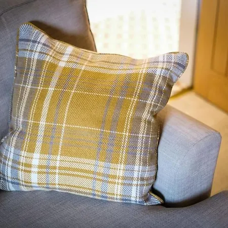 Glen Wynne: Pet-friendly With Health Club Access Apartment