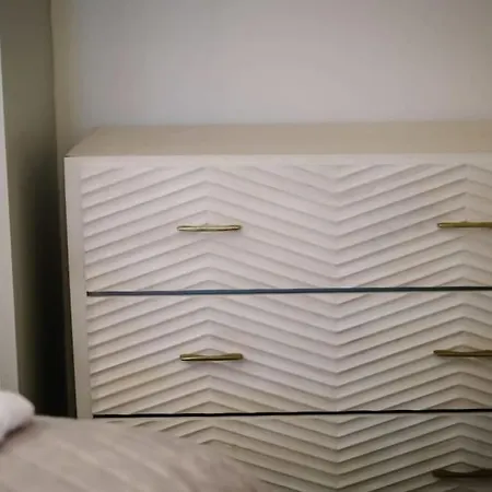 Glen Wynne Lovely Pet Friendly - Free Off-site Health Club Access With Pool, Sauna, Steam & Gym Short 5 Minute Drive Away