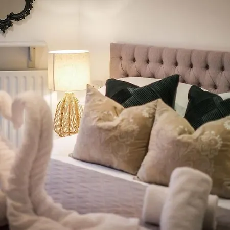 Glen Wynne Lovely Pet Friendly - Free Off-site Health Club Access With Pool, Sauna, Steam & Gym Short 5 Minute Drive Away *