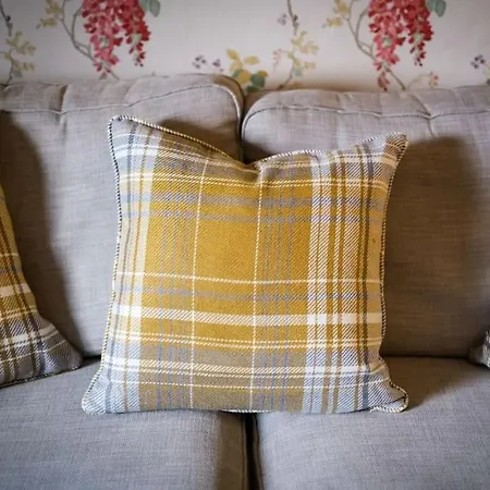 Glen Wynne Lovely Pet Friendly - Free Off-site Health Club Access With Pool, Sauna, Steam & Gym Short 5 Minute Drive Away